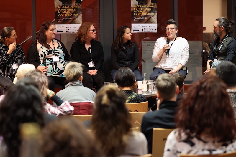 l-r: Kate Lush, Amanda Cutting, Malin B. Erikson, Pia Rickman & Yarit Dor. Moderator Florian Federl. Photo © Alfred Hartung